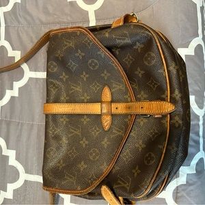 Louis Vuitton
Saumur handbag